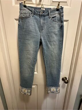Light Wash Women's Jeans with Daisy Cuff NWOT
